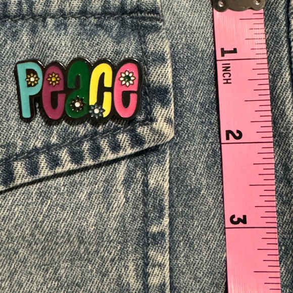 5/$15 Peace enamel Pin - Picture 3 of 6